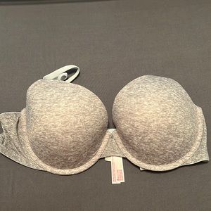 PINK wear everywhere t-shirt lightly lined 38C